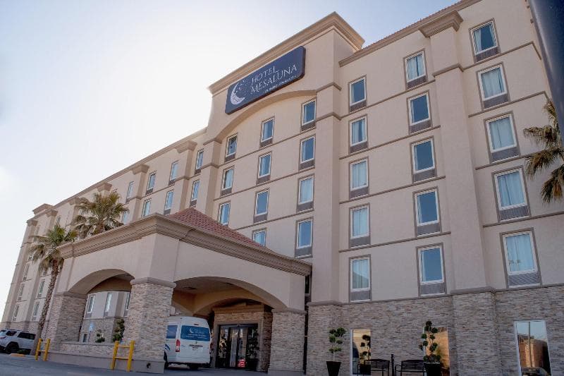 Hotel Mesaluna Near American Consulate 3