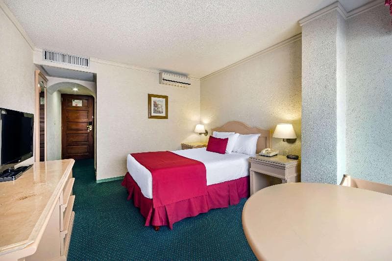 Quality Inn Aguascalientes 4