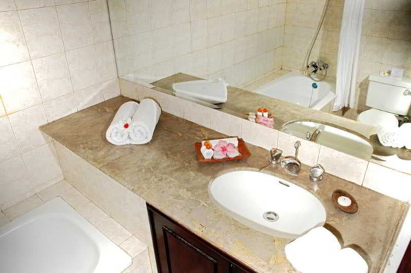 Yulia Village Inn 5