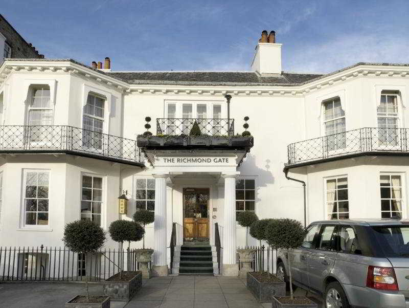 Richmond Harbour Hotel main