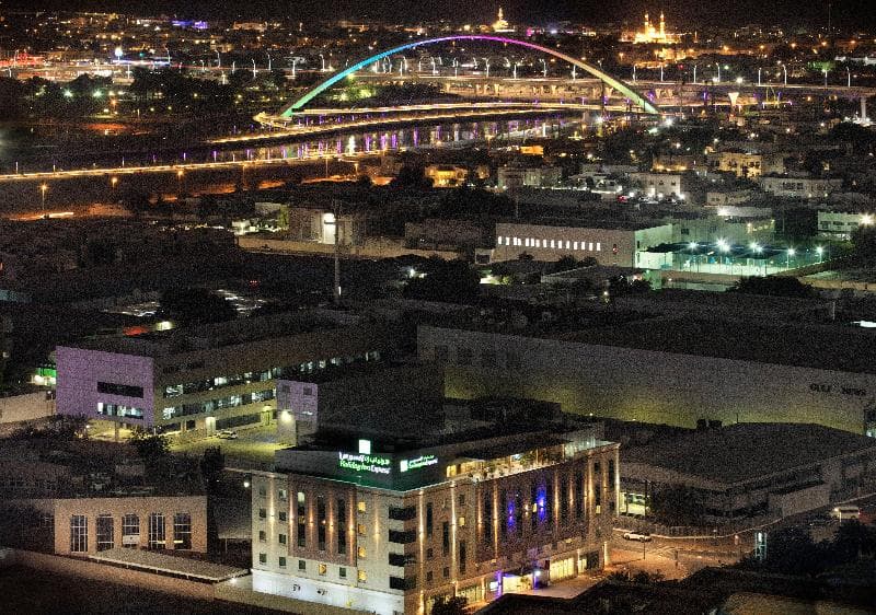 Holiday Inn Express Dubai- Safa Park 5