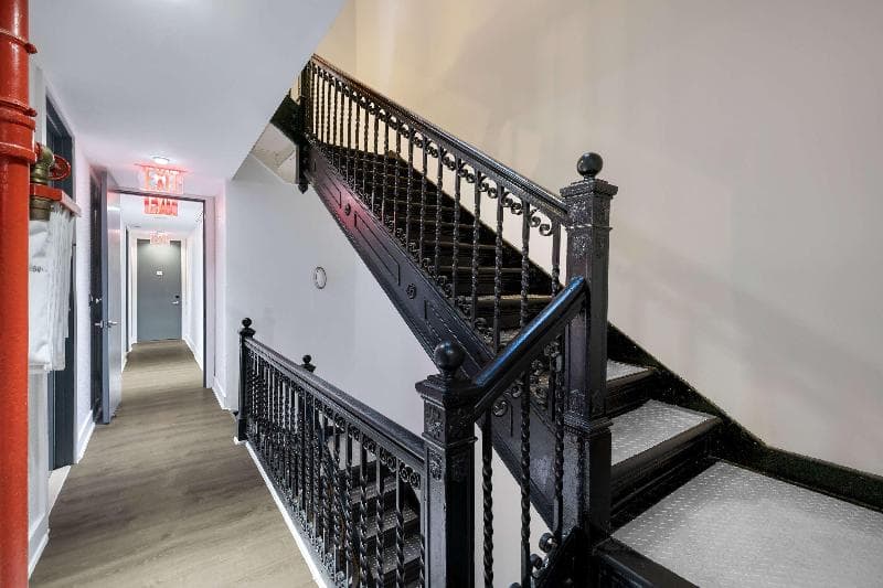Hotel 27 by LuxUrban, a Baymont by Wyndham 5