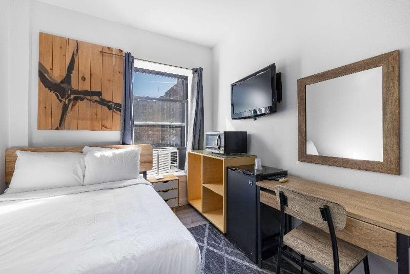 Hotel 27 by LuxUrban, a Baymont by Wyndham 3