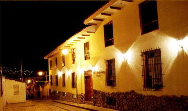 Taypikala Cuzco photo 1
