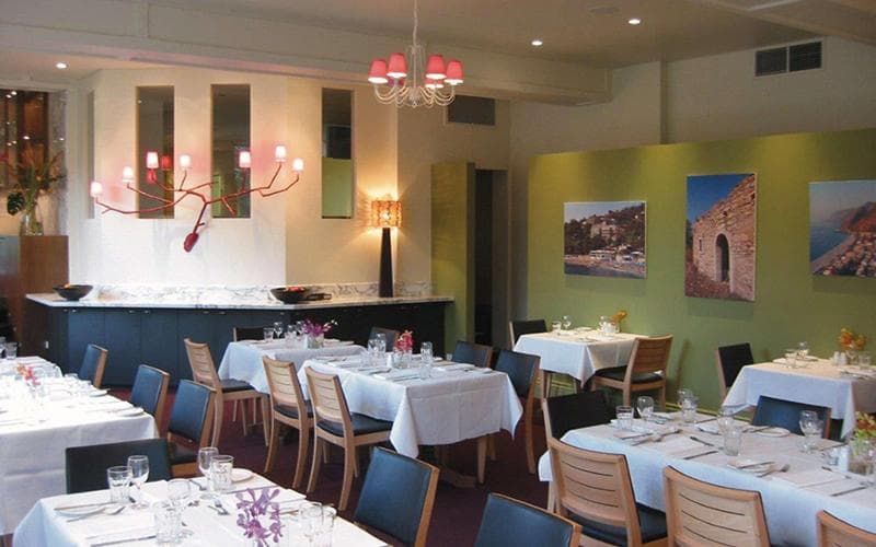 Best Western Plus The Tudor-Box Hill 4