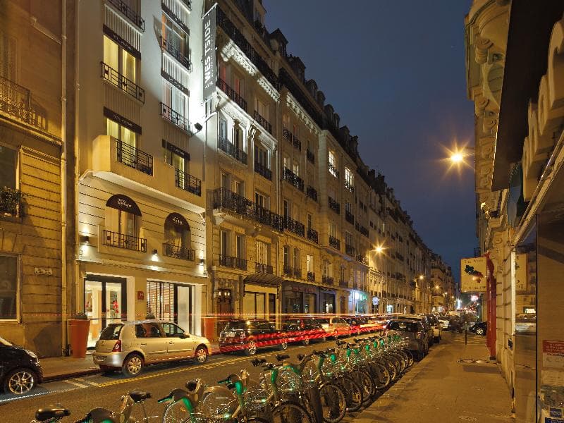 Westside Arc de Triomphe (Adults only) 1