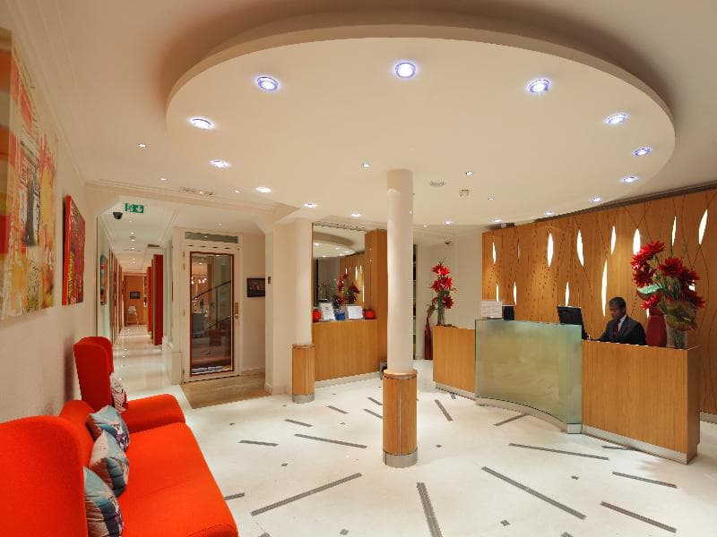 Westside Arc de Triomphe (Adults only) 5