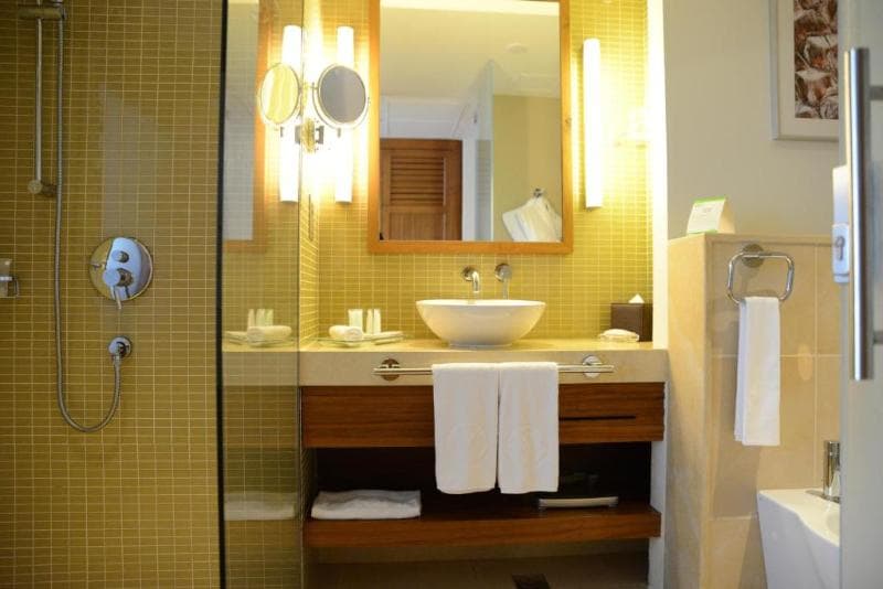 Yas Island Rotana Hotel 4