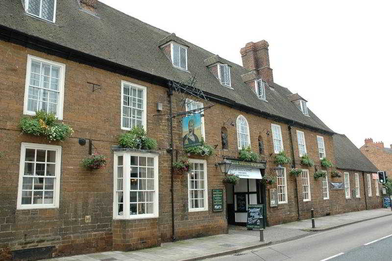 Saracens Head main