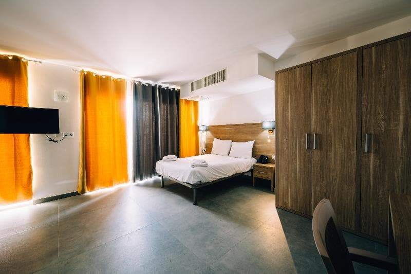 Primera Hotel 4
