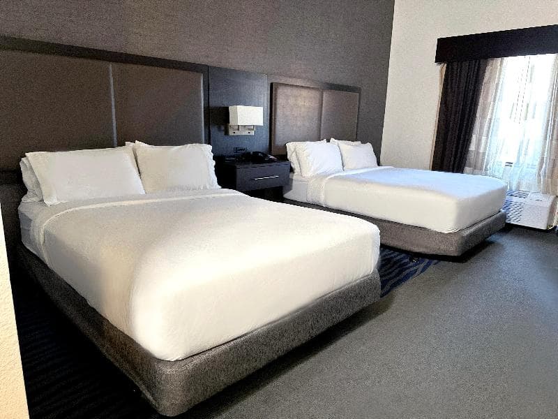 Holiday Inn Express & Suites Barstow-Outlet Center 4