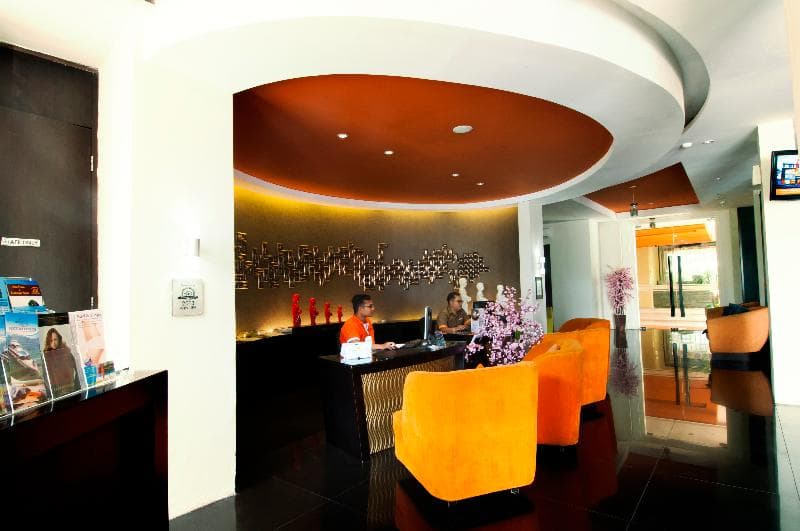 100 Sunset Hotel And Ballroom 5