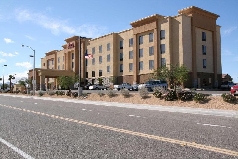 Hampton Inn & Suites Barstow 3