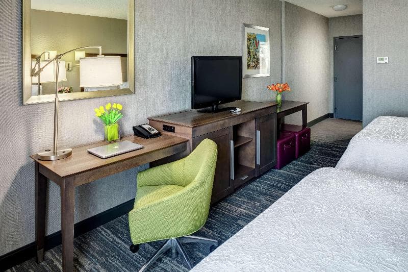 Hampton Inn & Suites Palm Desert 2