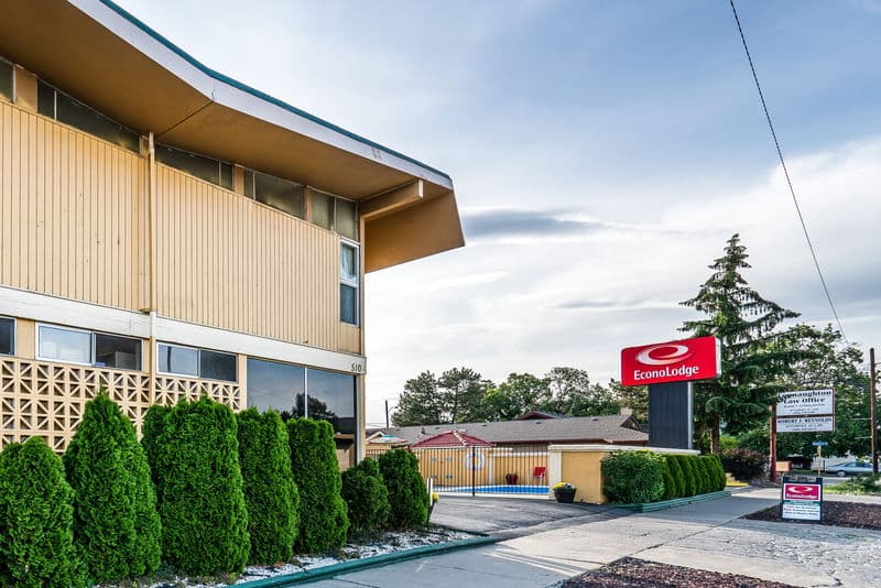 Rodeway Inn & Suites 2