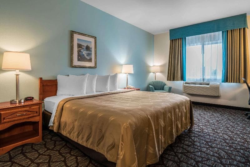 Quality Inn & Suites at Olympic National Park 2