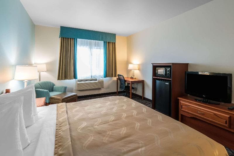 Quality Inn & Suites at Olympic National Park 3