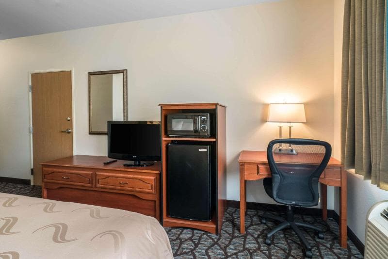 Quality Inn & Suites at Olympic National Park 5