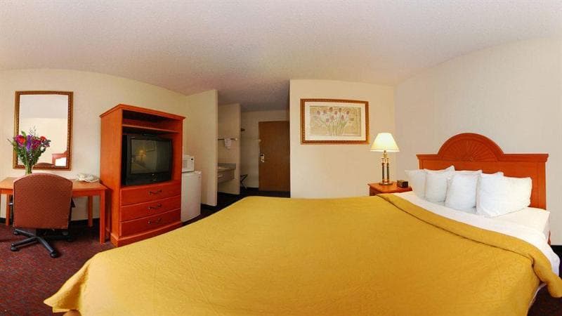 Quality Inn & Suites Lacey I-5 4