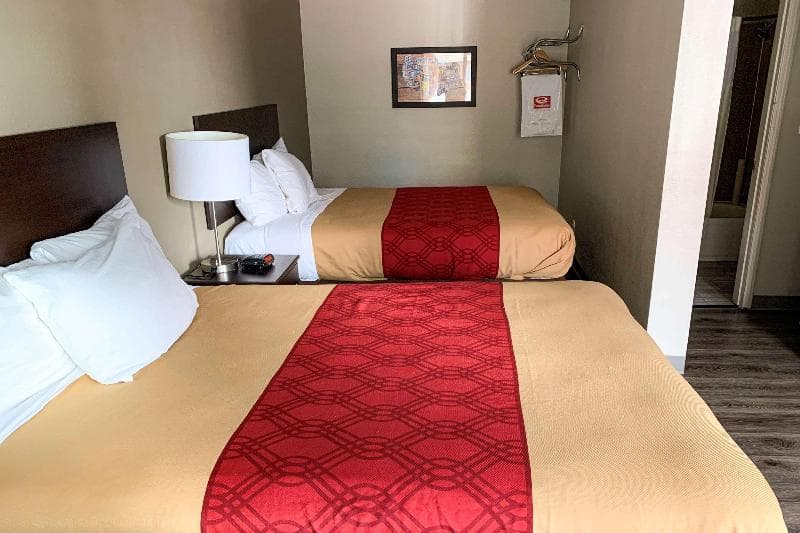 Econo Lodge Vancouver 2
