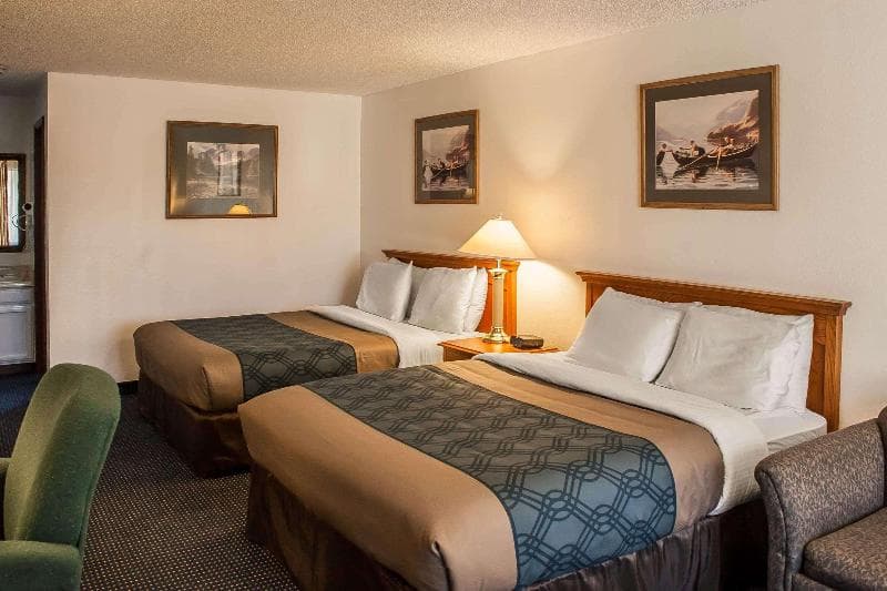Econo Lodge Inn & Suites photo 1