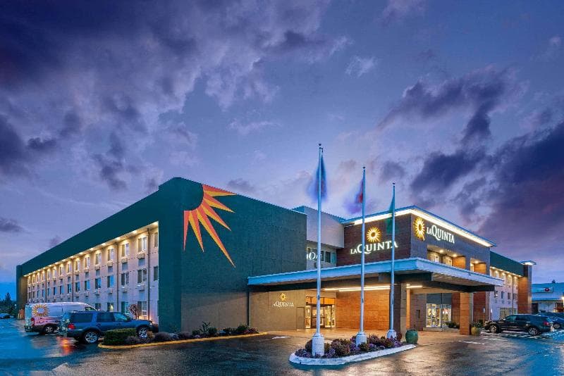 La Quinta Inn & Suites by Wyndham Seattle Federal Way 2