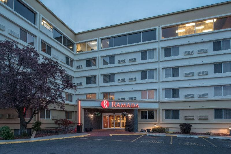 Ramada by Wyndham Downtown Spokane 3