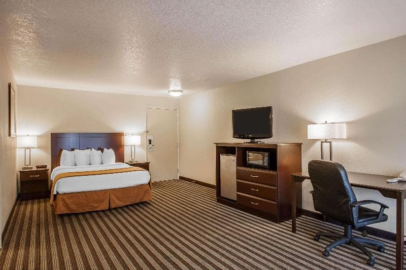 Quality Inn & Suites 3