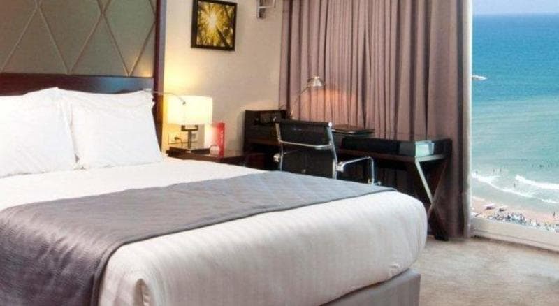 Crowne Plaza Tel Aviv Beach 3