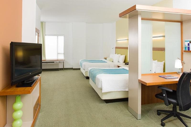 SpringHill Suites Savannah Downtown/Historic District 5