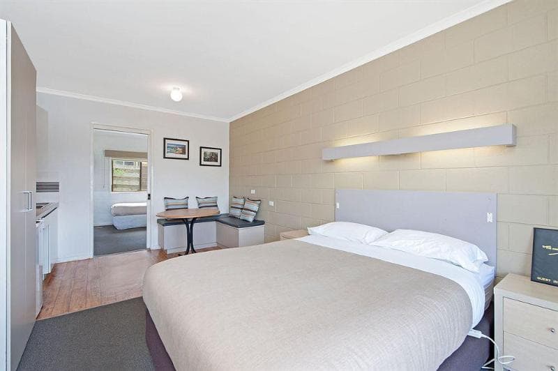 Marengo Motel 5