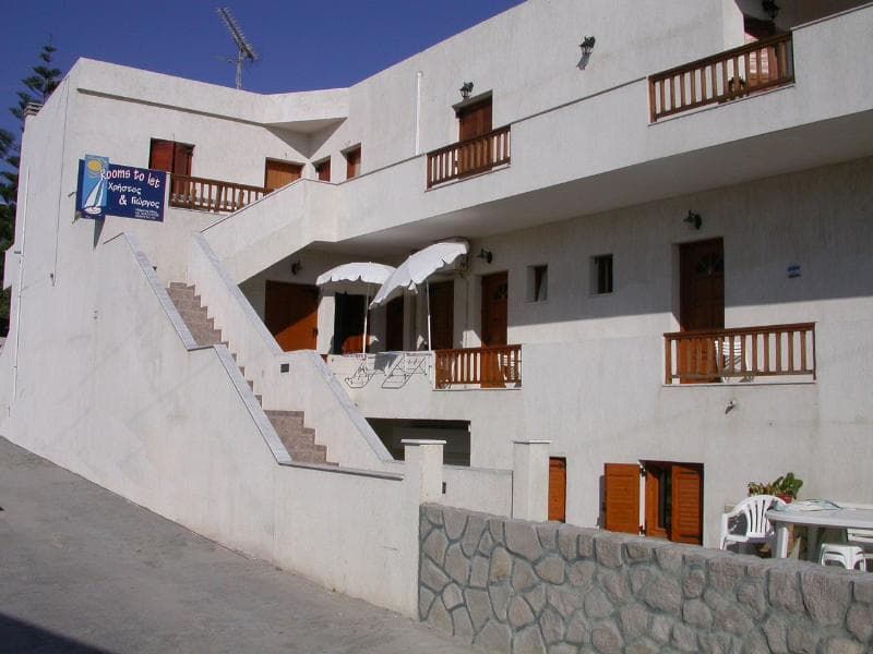 Christos Makrinos Rooms 3