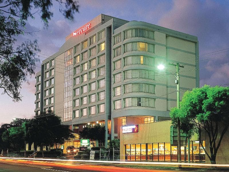 Mercure Sydney Parramatta 3