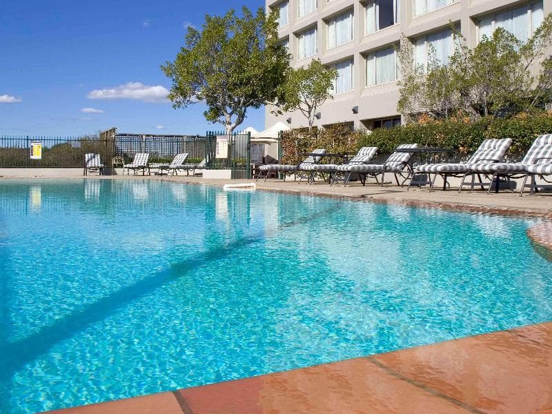 Mercure Sydney Parramatta 5