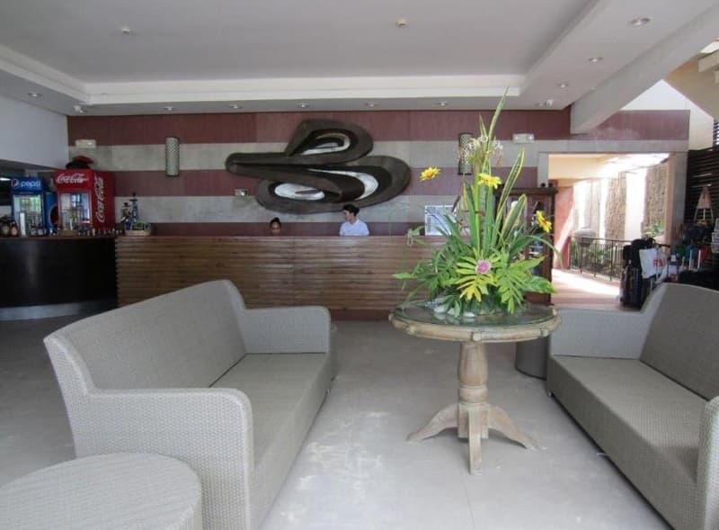 Crown Regency Beach Resort 4