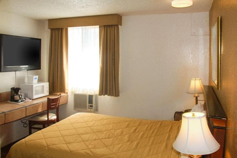 Rodeway Inn Downtown 3