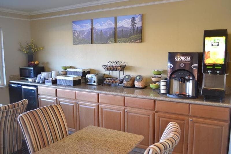 Summerfield Inn photo 1