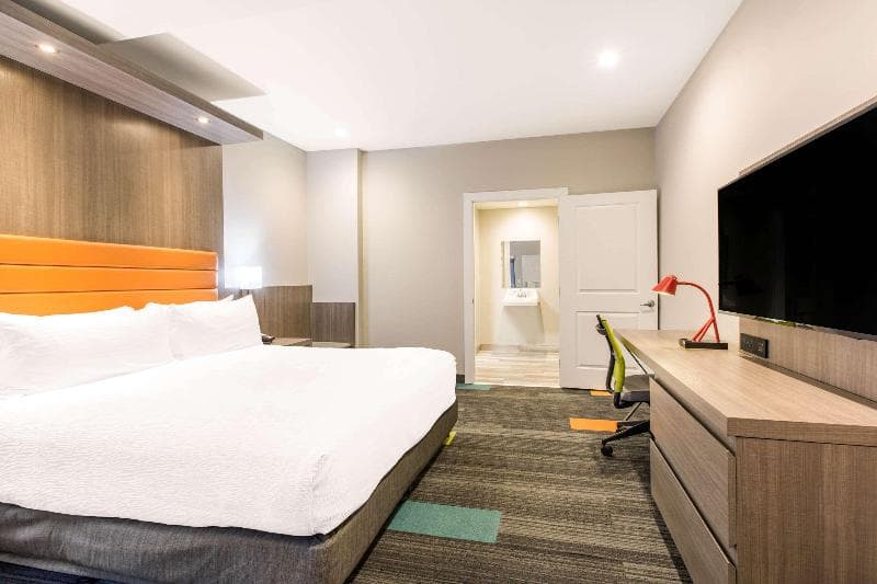 Rodeway Inn Near Melrose Avenue 5