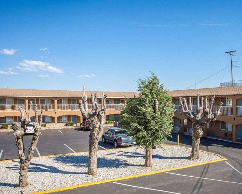 Econo Lodge On Historic Route 66 3