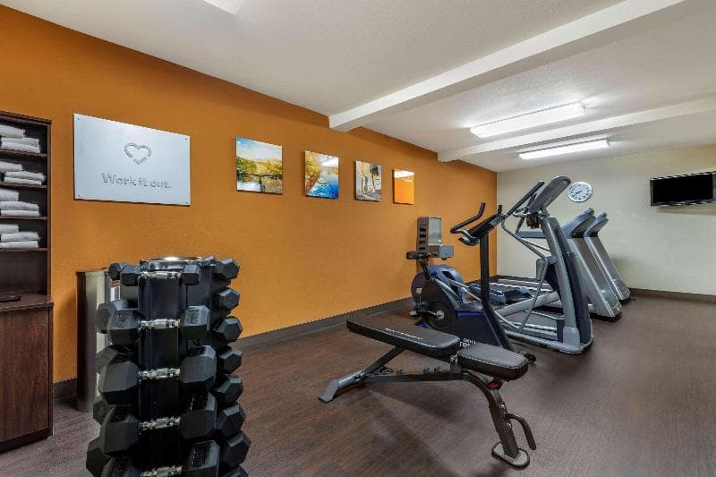 Comfort Suites Visalia Convention Center 3