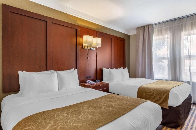 Comfort Suites Visalia Convention Center 2