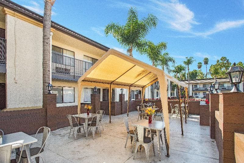 Stanford Inn & Suites Anaheim 3