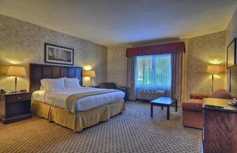 Holiday Inn Express San Diego South - Chula Vista photo 1