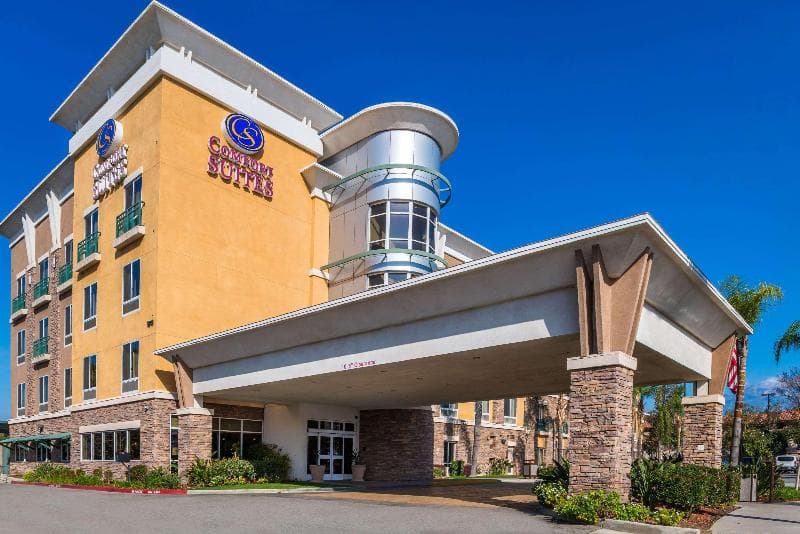 Comfort Suites Ontario Airport 2