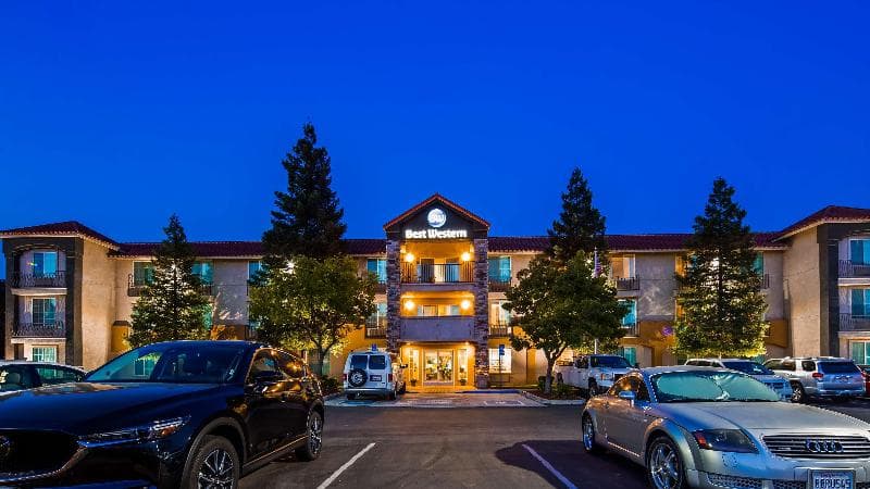 Best Western Visalia Hotel photo 1