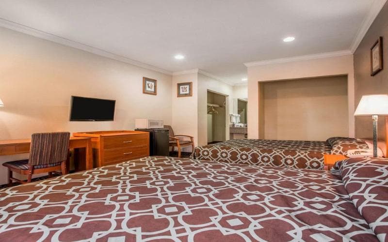 Motel 6 Anaheim Convention Center 5