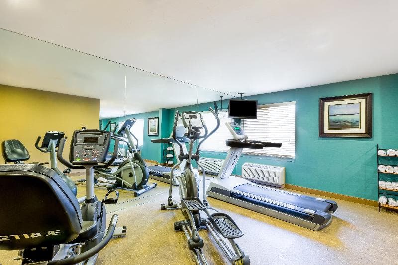 Holiday Inn Express San Diego Seaworl-Beach Area (Ex-Comfort Inn) 2
