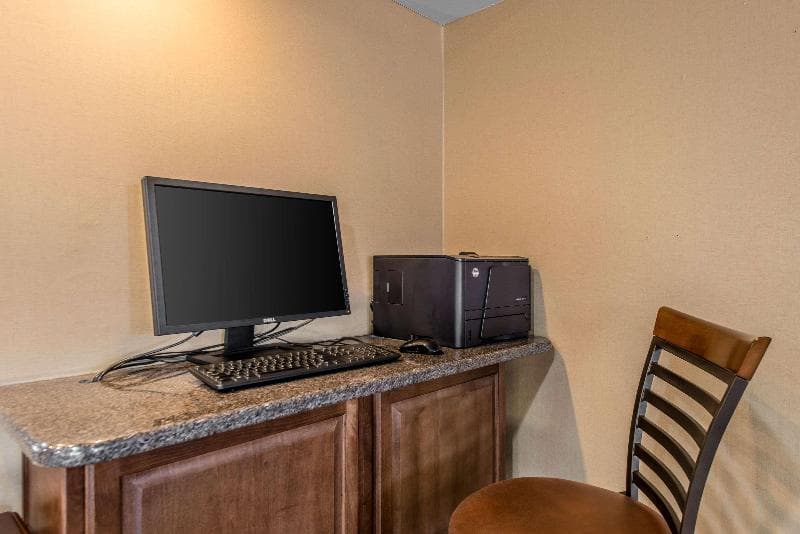 Quality Inn South Downtown photo 1