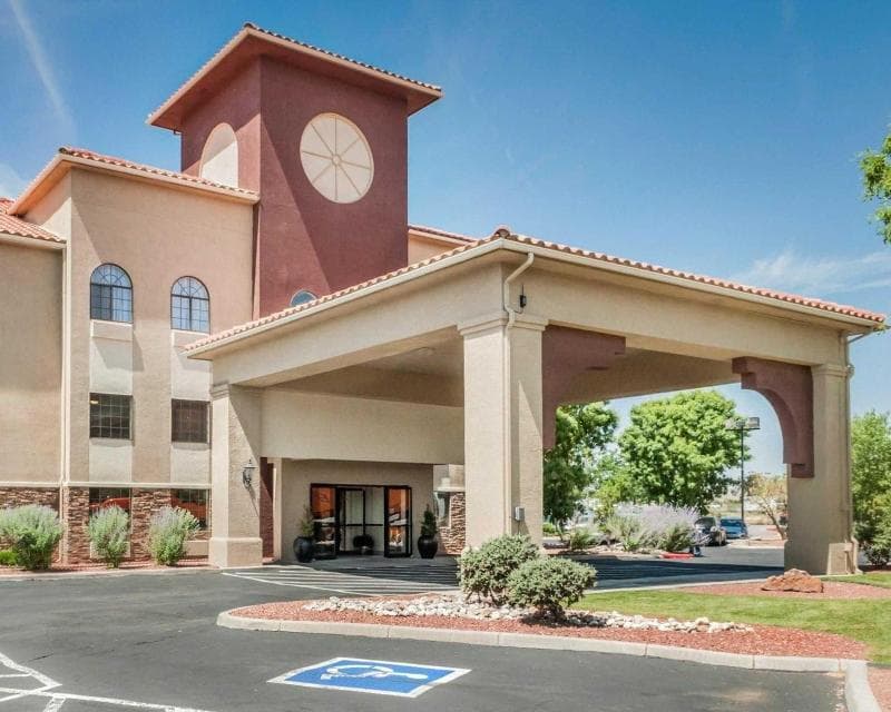 Quality Inn & Suites 3