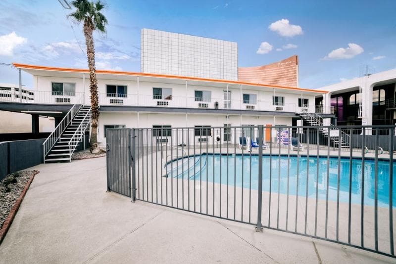 Siegel Suites Select Convention Center Drive 5